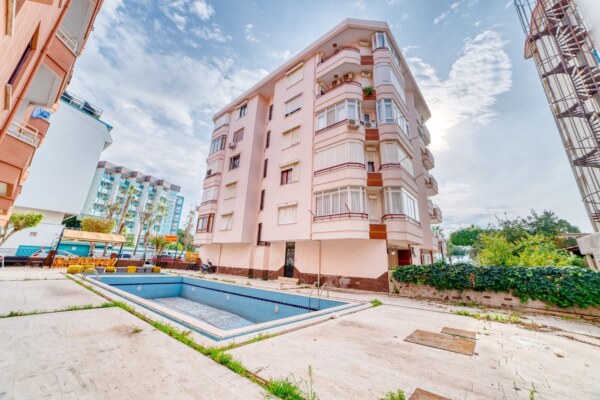 3+1 Furnished Duplex for Sale in Alanya Cumhuriyet District