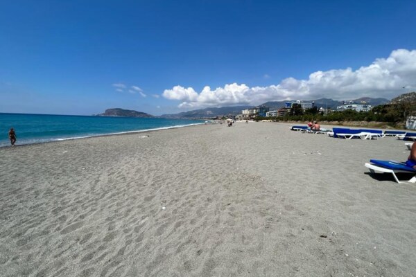 Our 3+1 Seafront Flat in Alanya Tosmur Neighborhood is for Sale