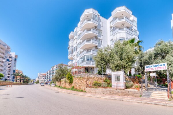 1+1 Apartment for Sale in Alanya Tosmur, 500 Meters from the Sea