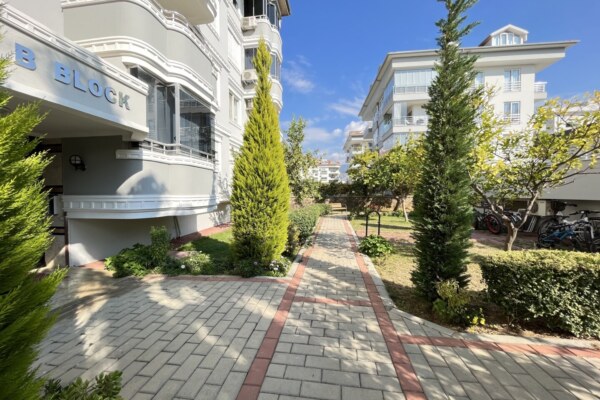 2+1 Apartment for Sale in Alanya Oba Crown Site