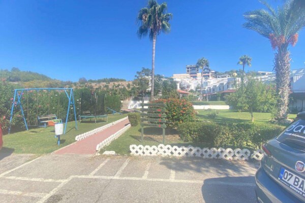 Demirtaş Holiday Site – 2+1 Villa Opportunity by the Sea