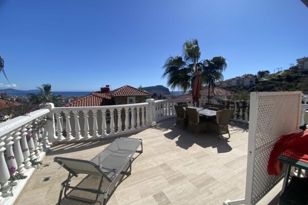 For Sale in Alanya Sugözü 3+1 Luxury Villa with Sea View