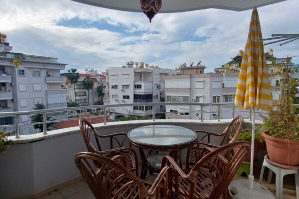 2+1 Apartment for Sale in Alanya Oba, 250 Meters from the Sea