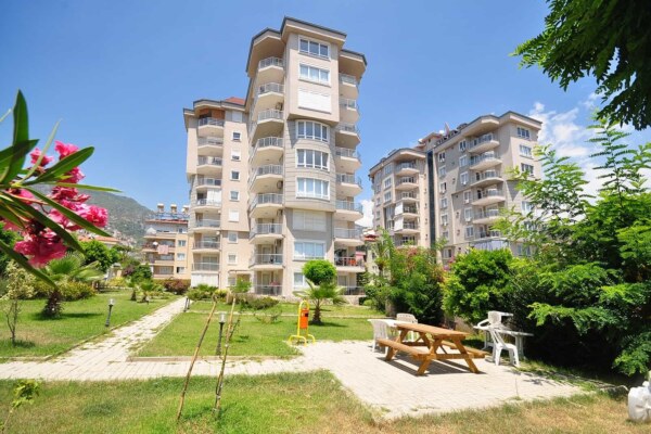 Apartment for Sale in Alanya Center Suitable for Citizenship and Residence