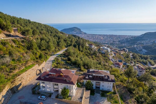 4+1 Duplex for Sale with Castle Sea View in Alanya Bektaş Ambiance