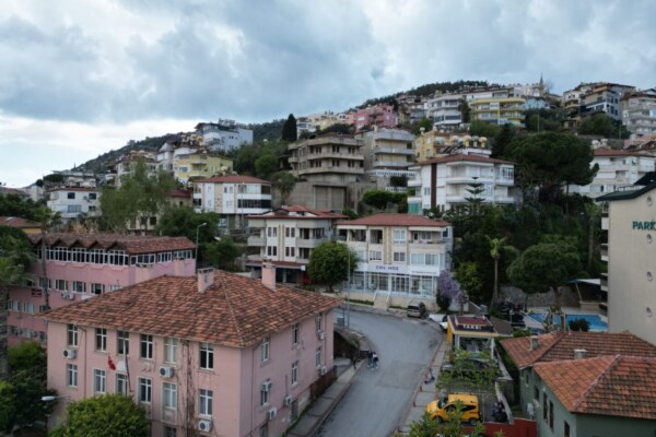 Apartment for Sale in Alanya Çarşı Neighborhood Suitable for Residence