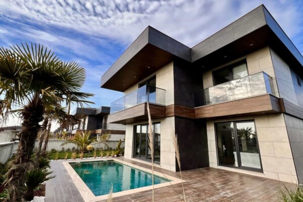 VILLAS FOR SALE IN ISTANBUL SİLİVRİ - CITIZENSHIP ELIGIBLE