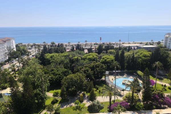 Möblierte 2+1-Wohnung mit Panoramameerblick in der Granada Residence, Mahmutlar, Alanya | 110 m² | Zu verkaufen